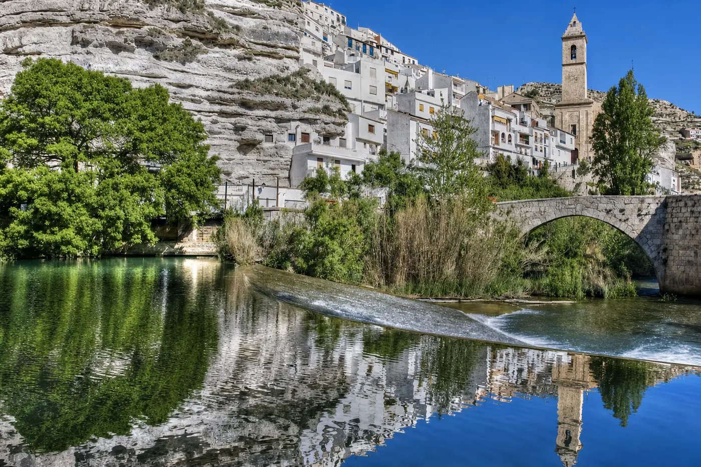 Alcalá del Júcar desde el río